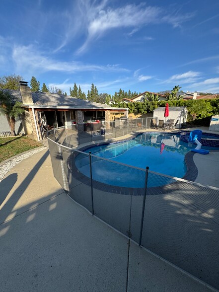 Building Photo - 1474 N Erin Ave