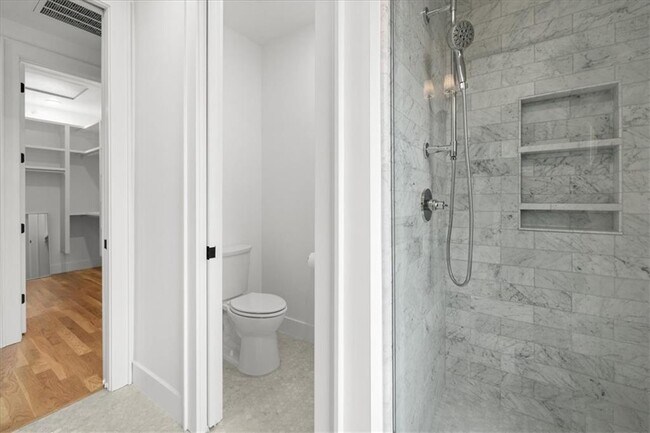 Building Photo - 4611 S 47th St