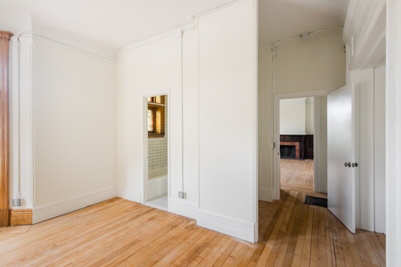 Building Photo - 223 E Ferry St