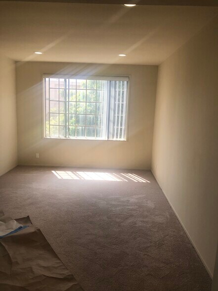 Building Photo - 1477 S Sherbourne Dr