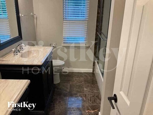 Building Photo - 12523 Mill Ridge Dr