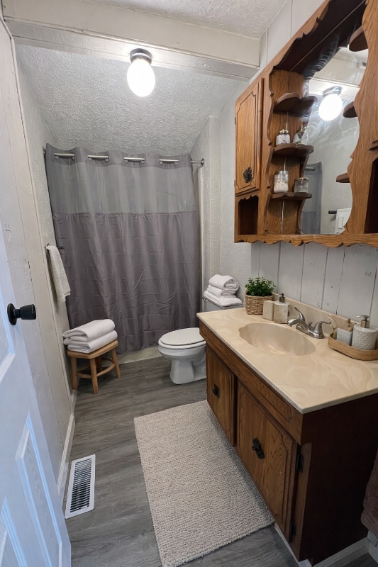 Building Photo - 108 E Cleveland St