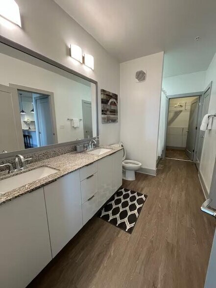 Building Photo - 112 Krog St NE