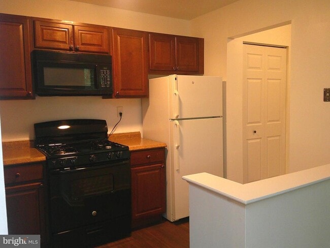 Building Photo - 308 Diamond Dr