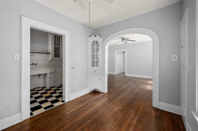 Building Photo - 1608 Kipling St