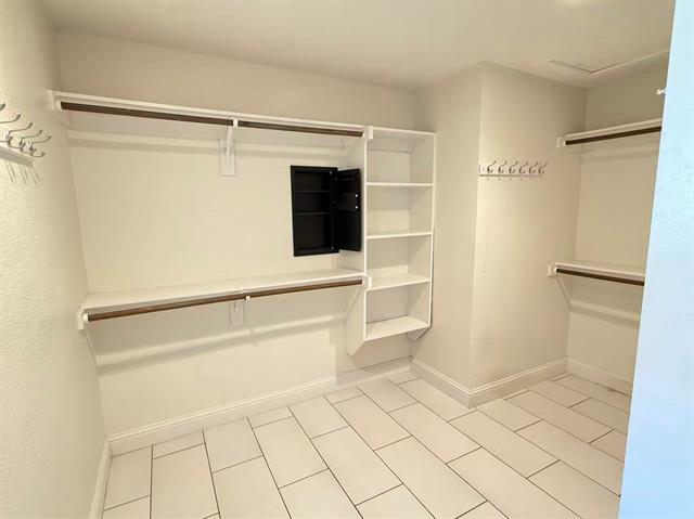 Building Photo - 6121 Preston Haven Dr