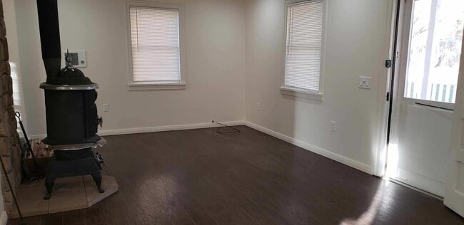 Building Photo - Cute home in Paragonah