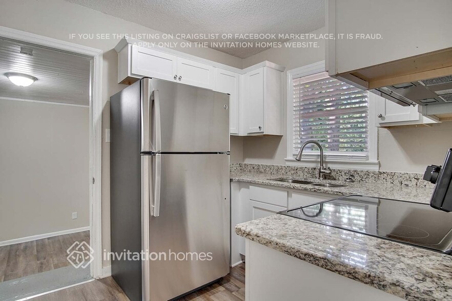 Building Photo - 1429 David Cir