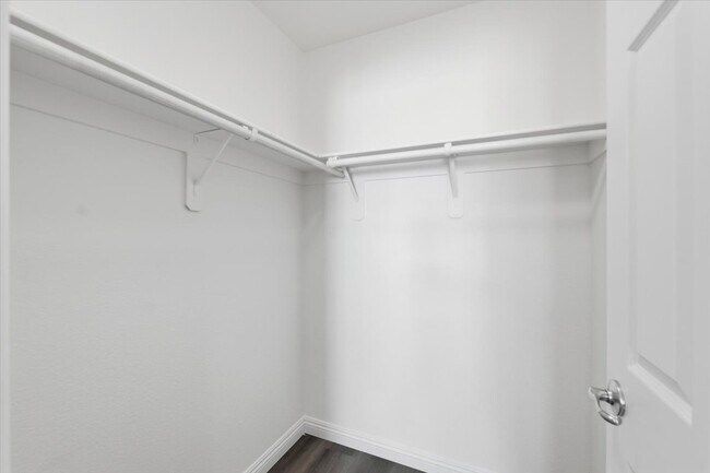 Building Photo - 752 Looking Bear Ct