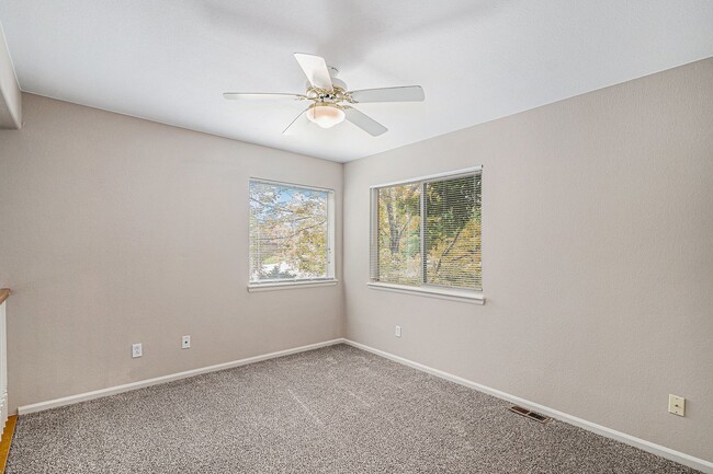 Building Photo - Charming 2-Bedroom Home in Highlands Ranch...