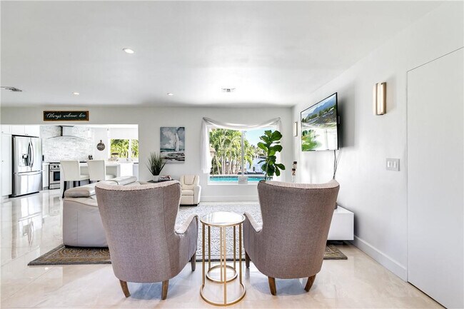 Building Photo - 2948 NE 35th Ct