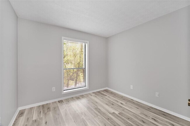 Building Photo - 308 Cumberland Ct SE