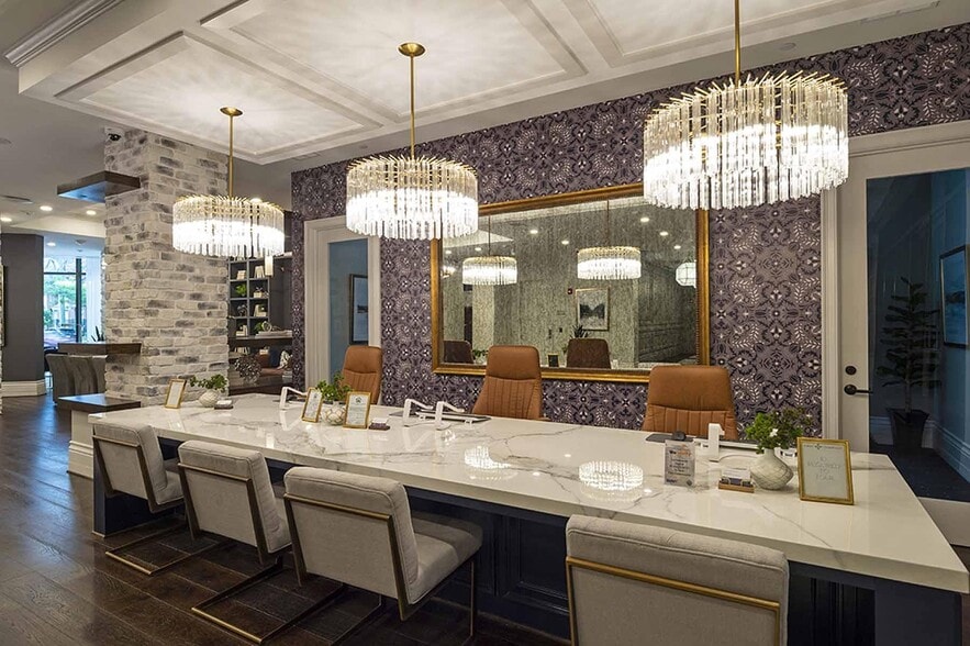 Building Photo - 2727 Albany St