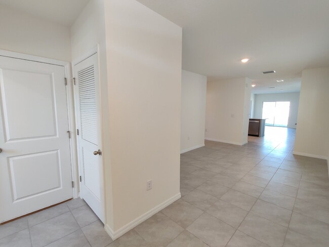 Building Photo - 33997 Jasper Stone Dr