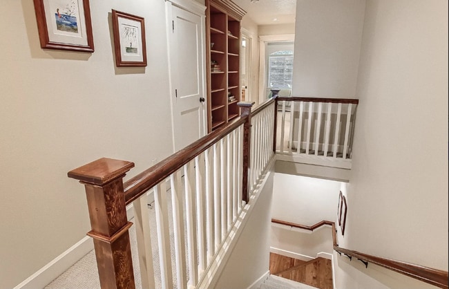 Building Photo - *Coming Soon!!* Fabulous Bright Townhome in the Heart of Downtown Lake Oswego.