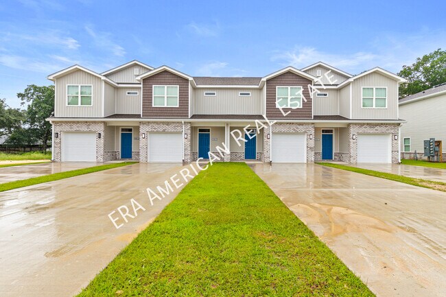 Primary Photo - 404 Walters Cir