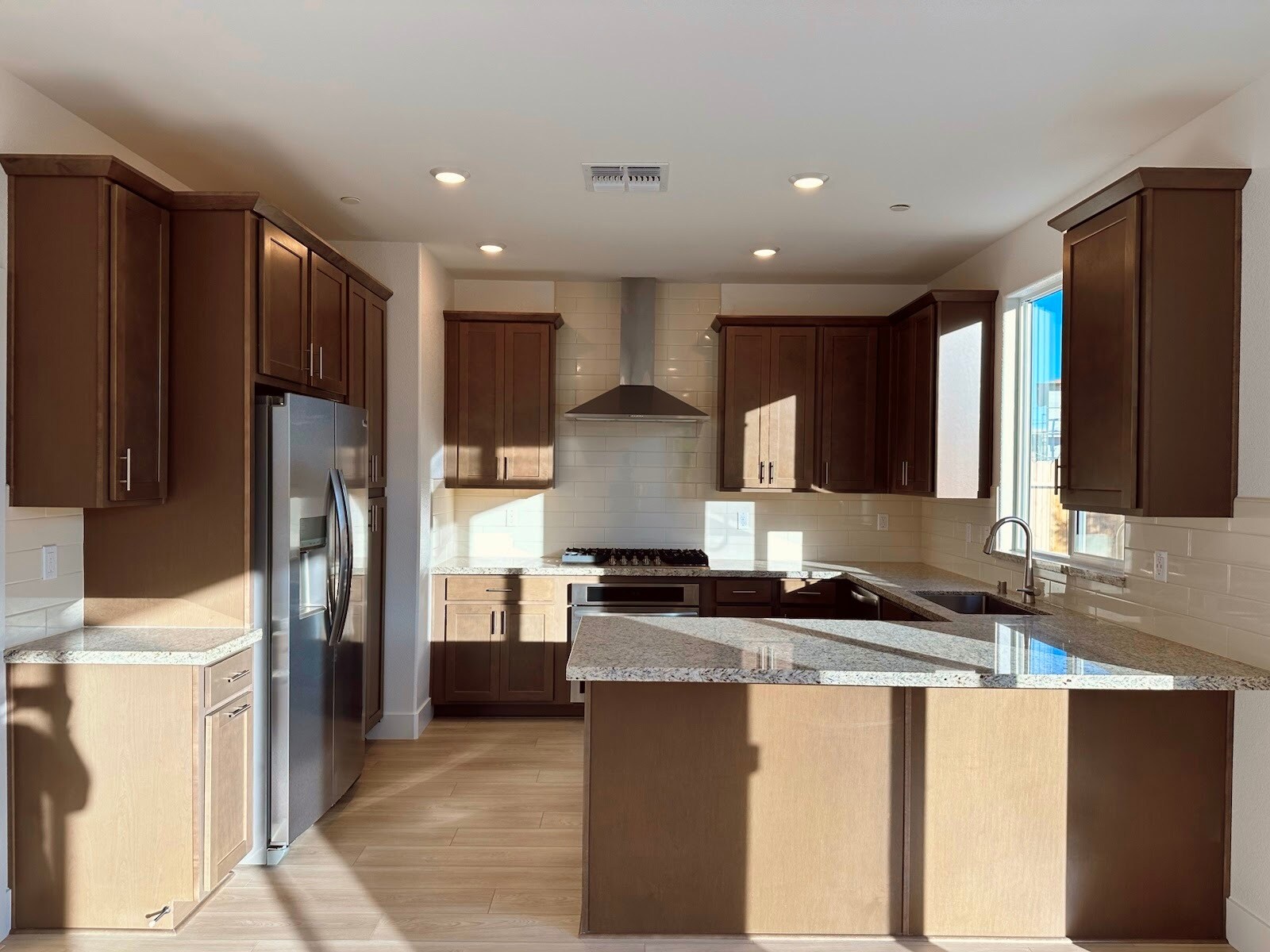 Kitchen - 3475 Williamson Dr