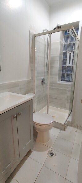 Building Photo - 1237 W 31st Pl