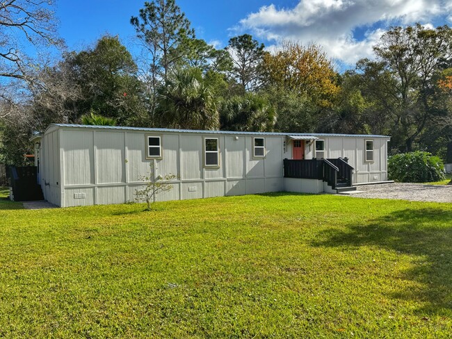 Building Photo - Charming Modern Updated Mobile Home