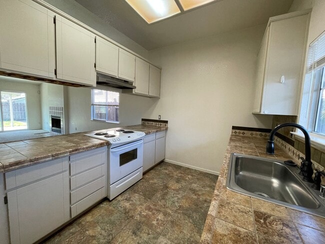 Building Photo - 441 N McClure Rd