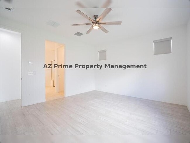 Building Photo - 16512 W Desert Ln