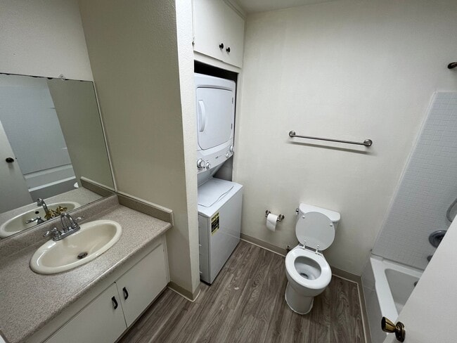 Building Photo - 3490 Santa Maria Way