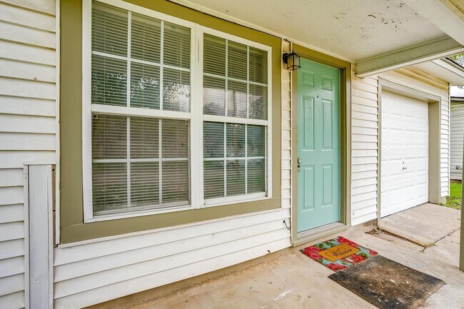 Building Photo - 3537 Half Moon Dr