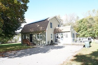 Building Photo - 8 New Fitchburg Rd