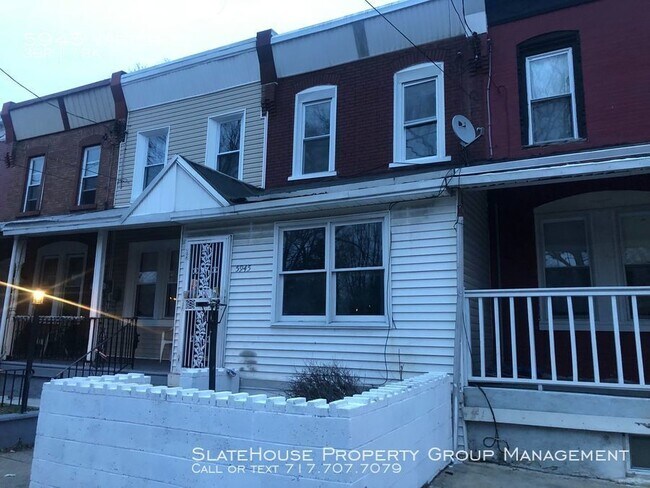 Primary Photo - 3 Bedroom 1 Bath Home Near Lasalle