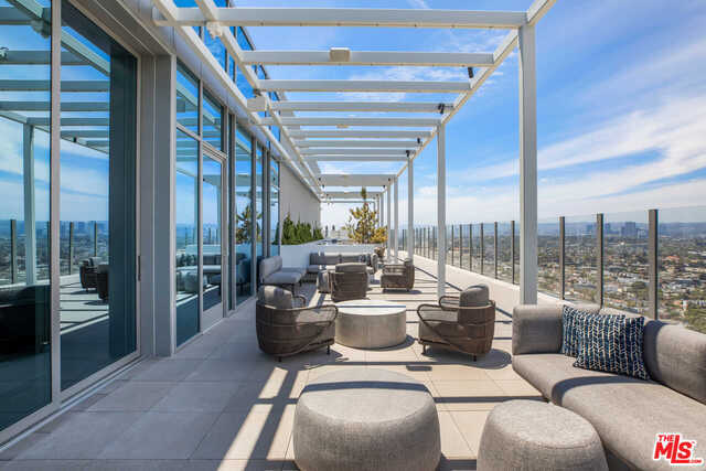 Building Photo - 3311 La Cienega Blvd