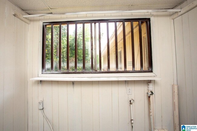 Building Photo - 1317 Hartford Dr