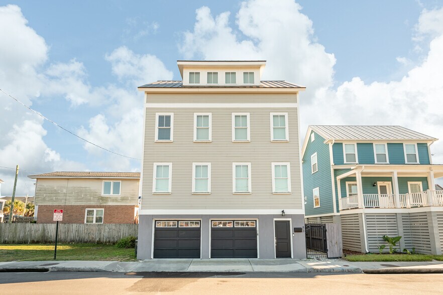 Building Photo - 83 Cooper St