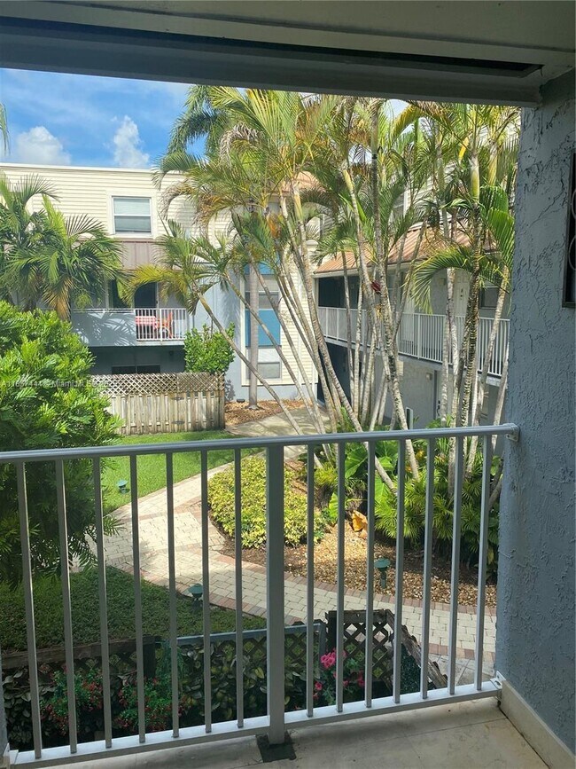 Primary Photo - 4600 SW 67th Ave