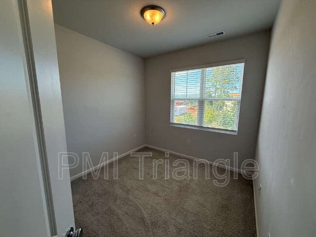 Building Photo - 67 Blakely St