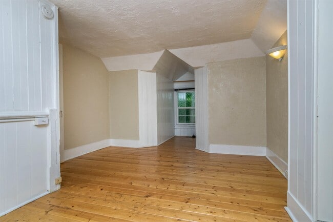 Building Photo - 235 S 900 E