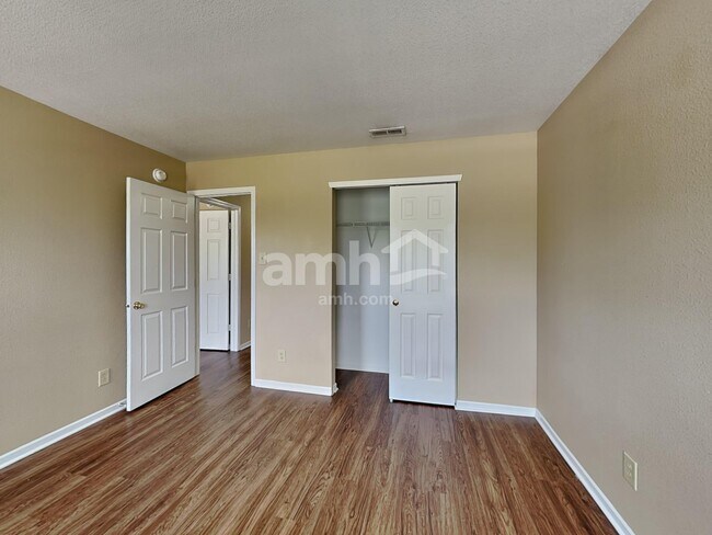 Building Photo - 10127 Cumberland Pointe Blvd