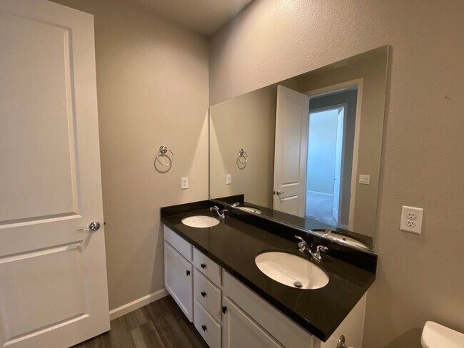 Building Photo - Built 2022 Sparks Spanish Springs 4+ Bedro...
