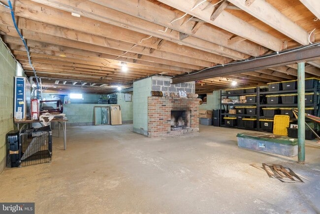 Building Photo - 132 Retreat Rd