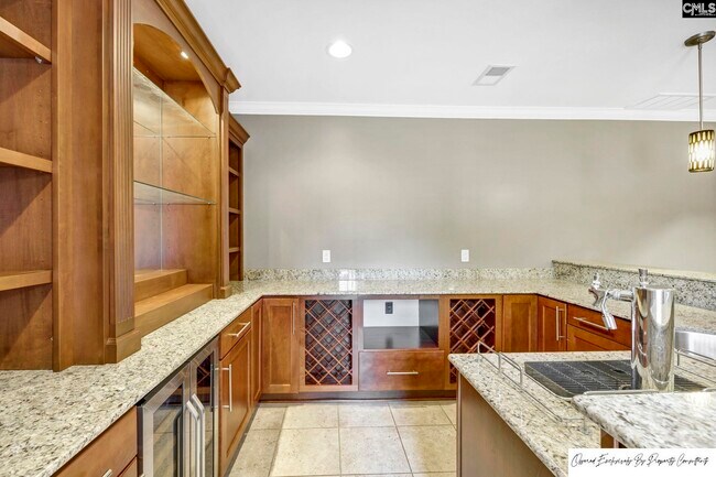 Building Photo - 120 Pinehurst Ct