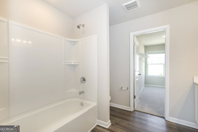 Building Photo - 613 Knightsbridge Ln