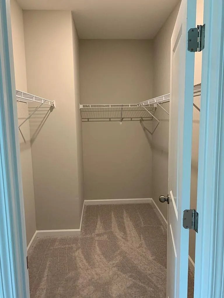 Building Photo - 256 Commons Ave