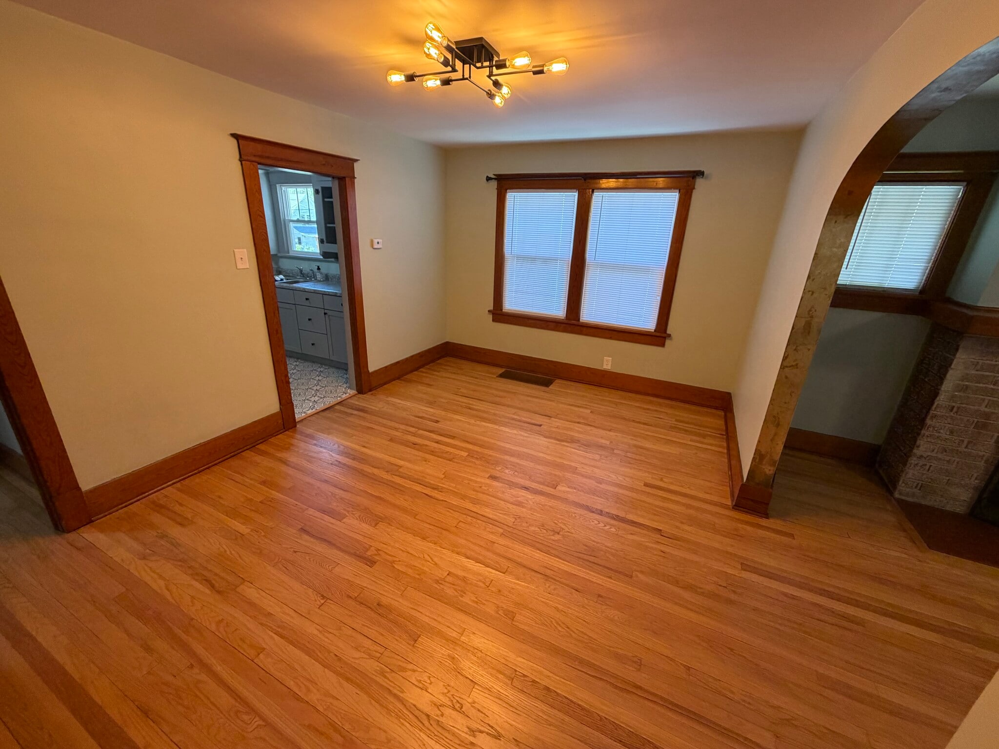 Building Photo - 2222 Duncan St