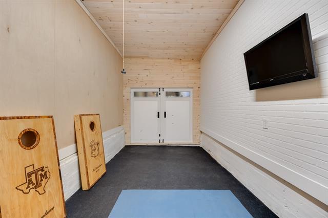 Building Photo - 5029 Locke Ave