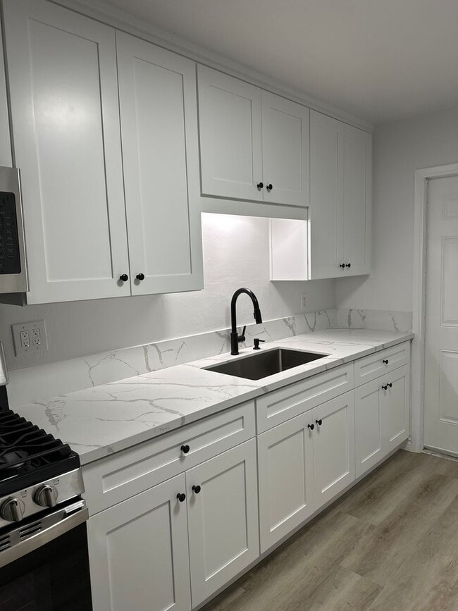 Building Photo - 4061 Ohio St