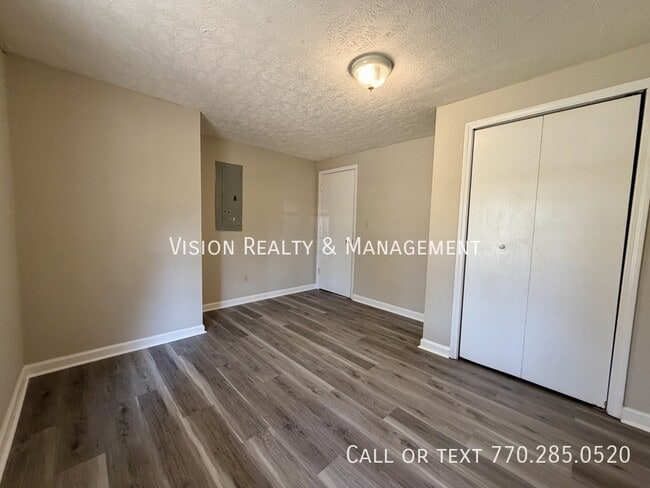 Building Photo - 219 Harmon Ave