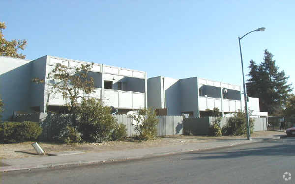 Building Photo - Puerta Villa