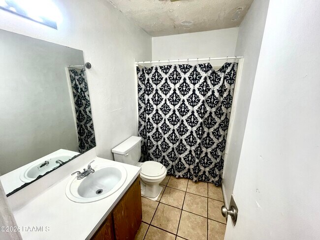 Building Photo - 409 Scotsdale St