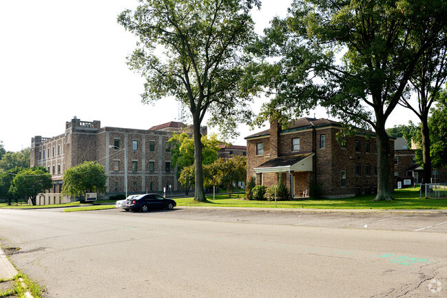 Building Photo - Stouder Center