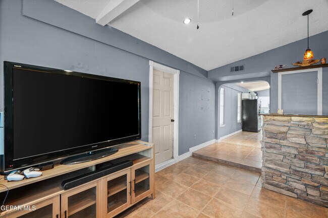 Building Photo - 13475 Sunset Hills Dr