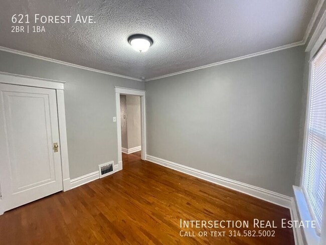 Building Photo - 621 Forest Ave